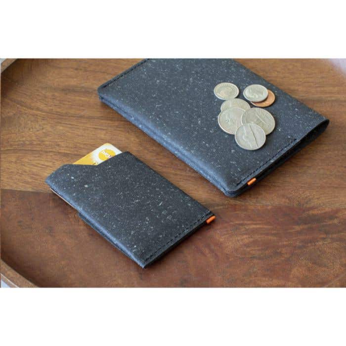 Recycled Leather Cardholder porte-cartes