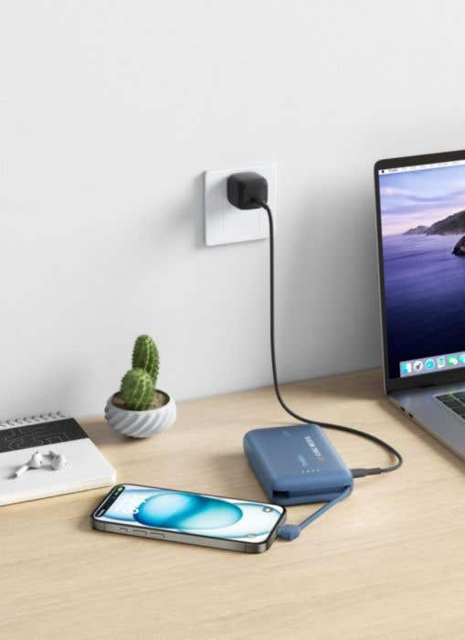 Belkin BoostCharge PowerBank 10K Integriertes Kabel