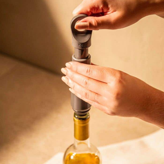 Wine Saver Loop wine vacuum pump