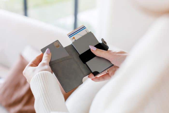 BrandCharger card holder Wally Porto | RFID protection