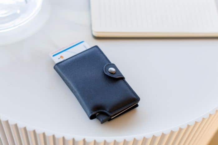 BrandCharger card holder Wally Porto | RFID protection